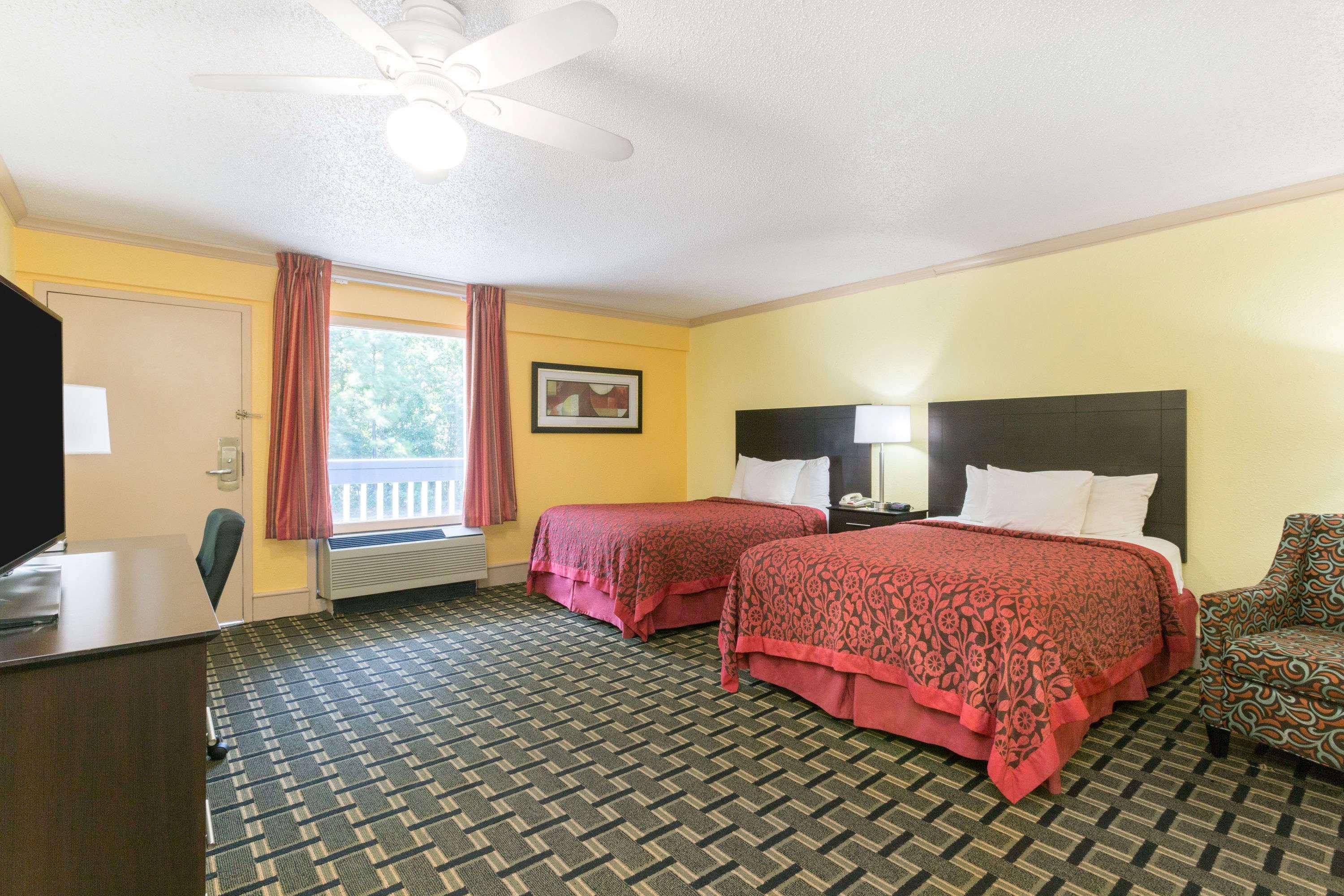 Days Inn By Wyndham Savannah Airport Buitenkant foto