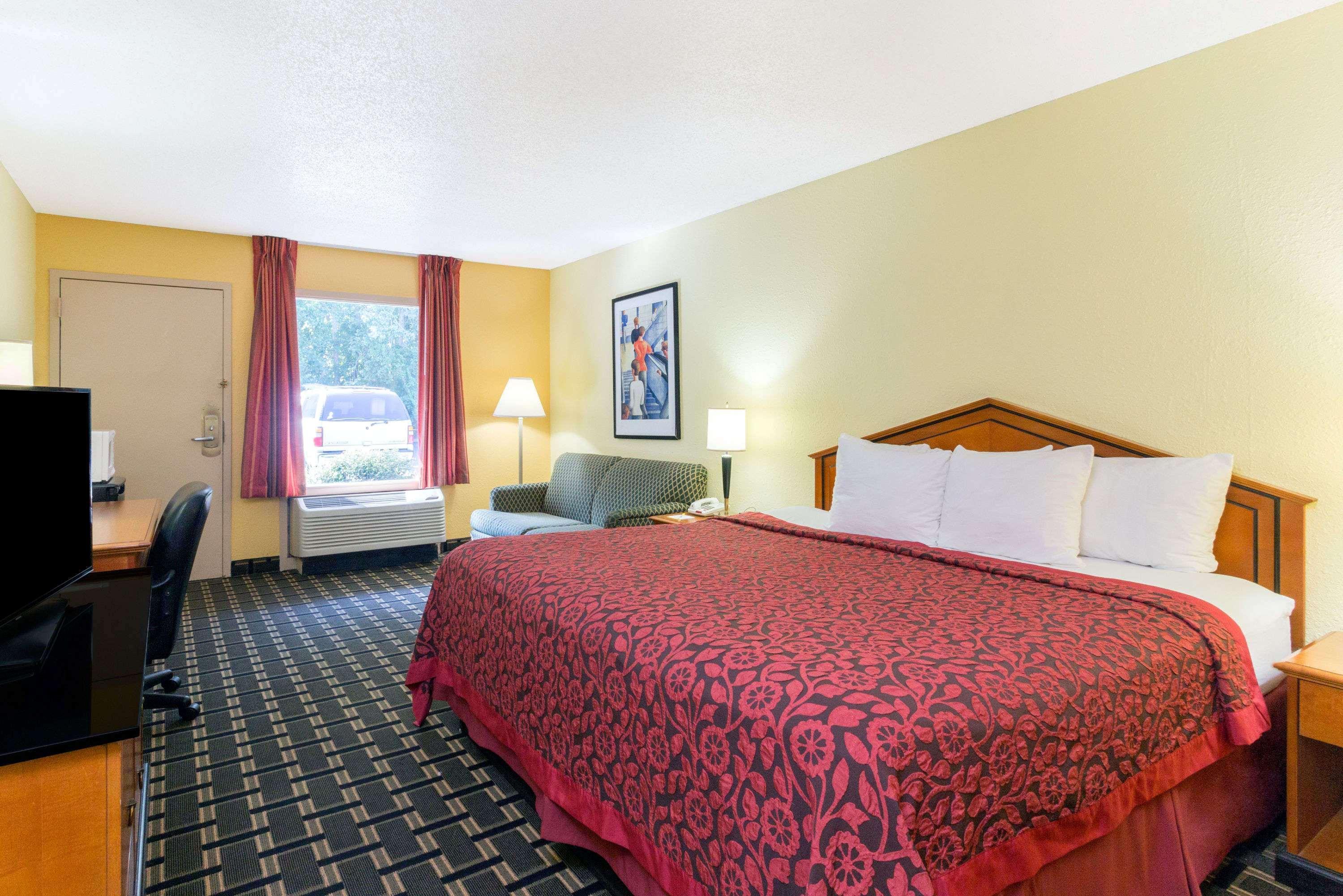 Days Inn By Wyndham Savannah Airport Buitenkant foto