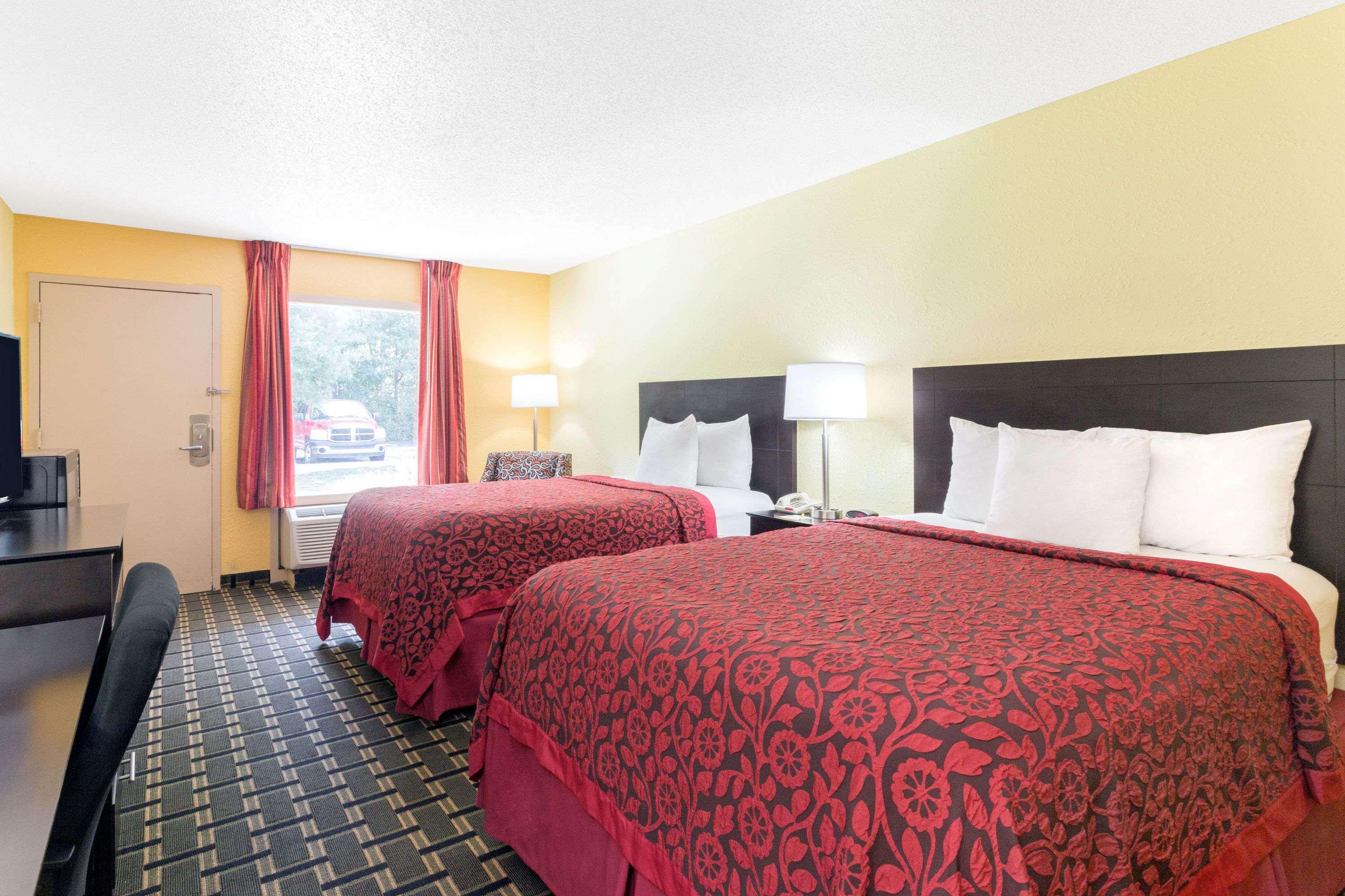 Days Inn By Wyndham Savannah Airport Buitenkant foto