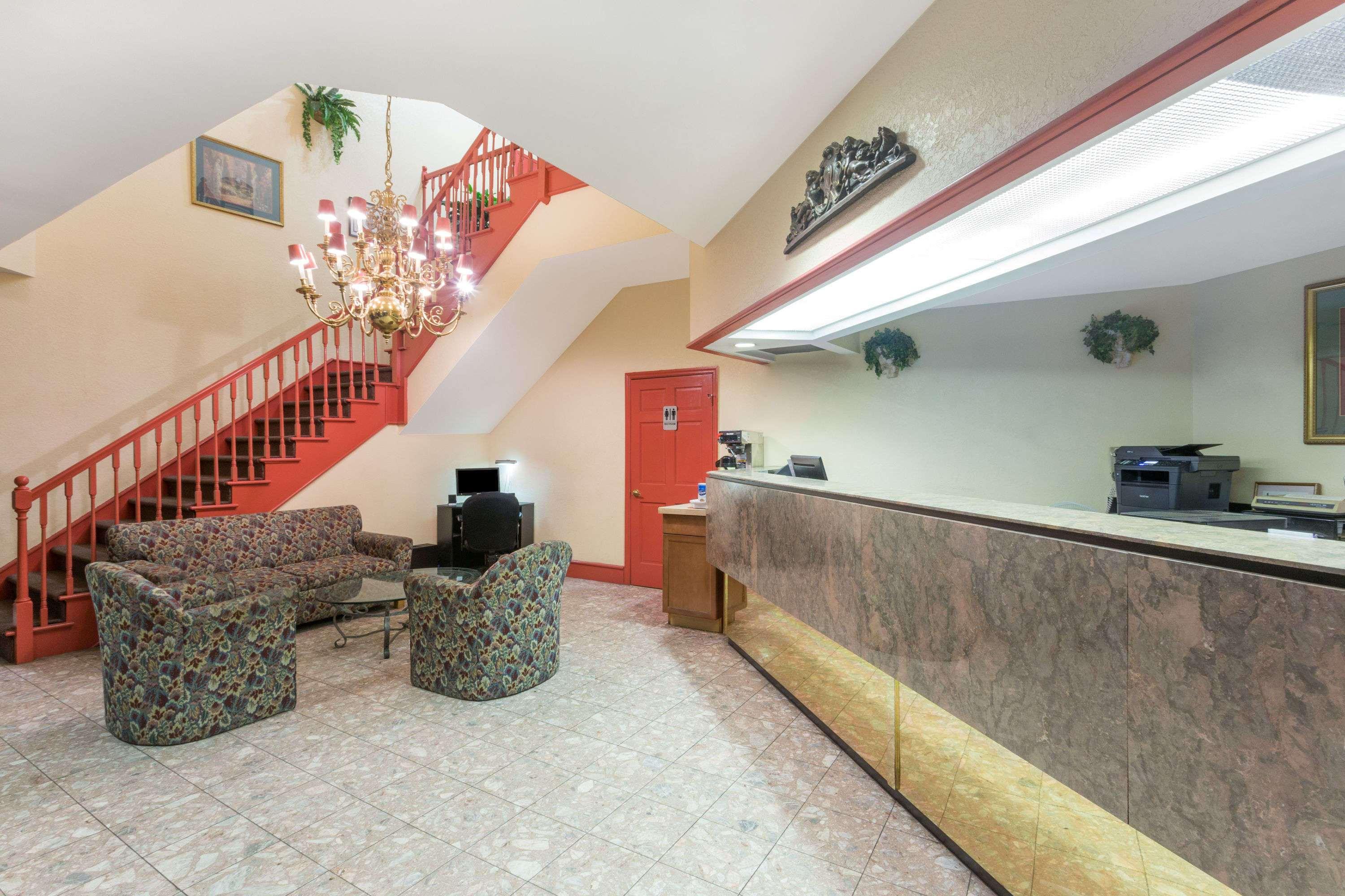 Days Inn By Wyndham Savannah Airport Buitenkant foto