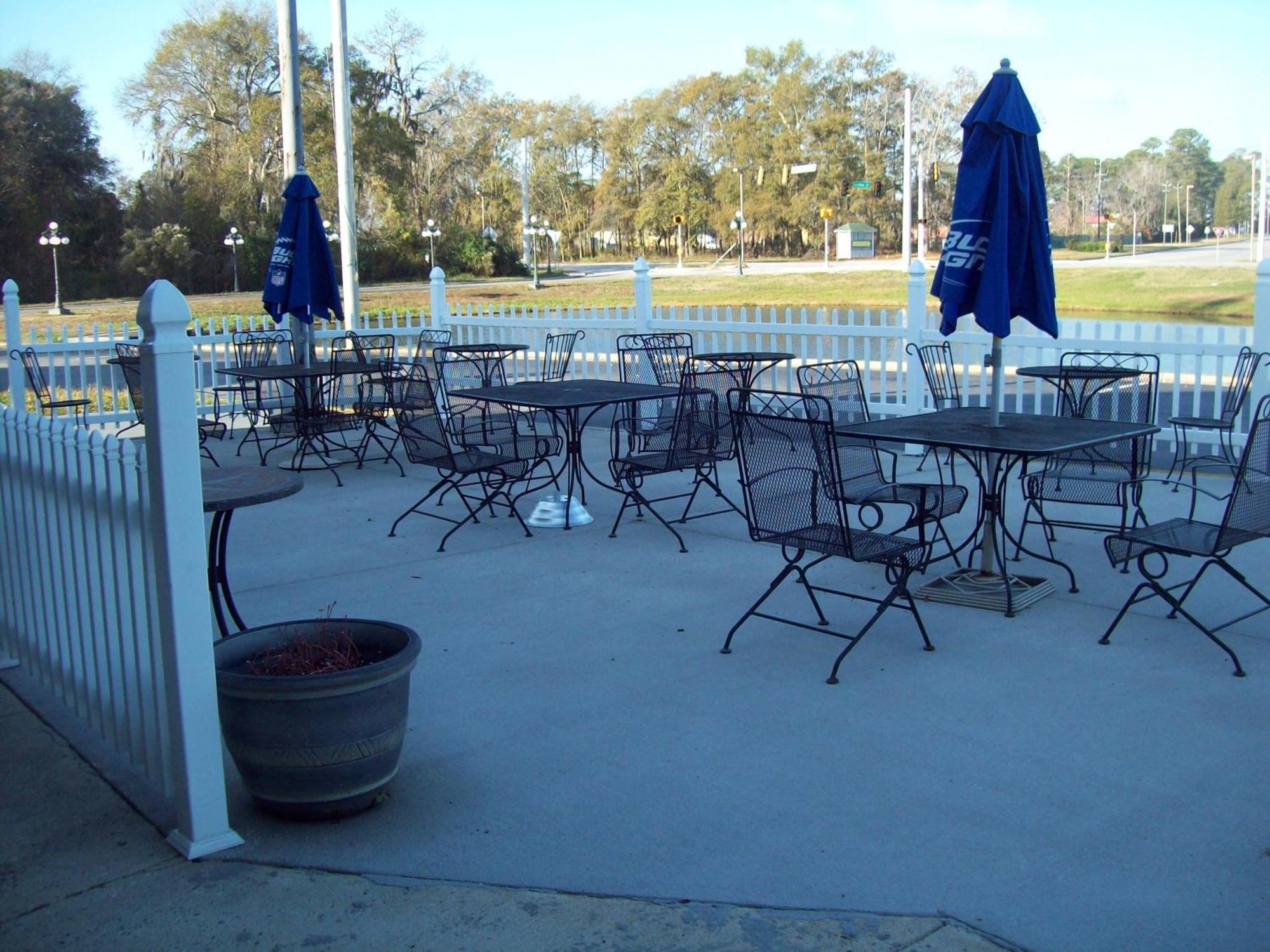 Days Inn By Wyndham Savannah Airport Buitenkant foto