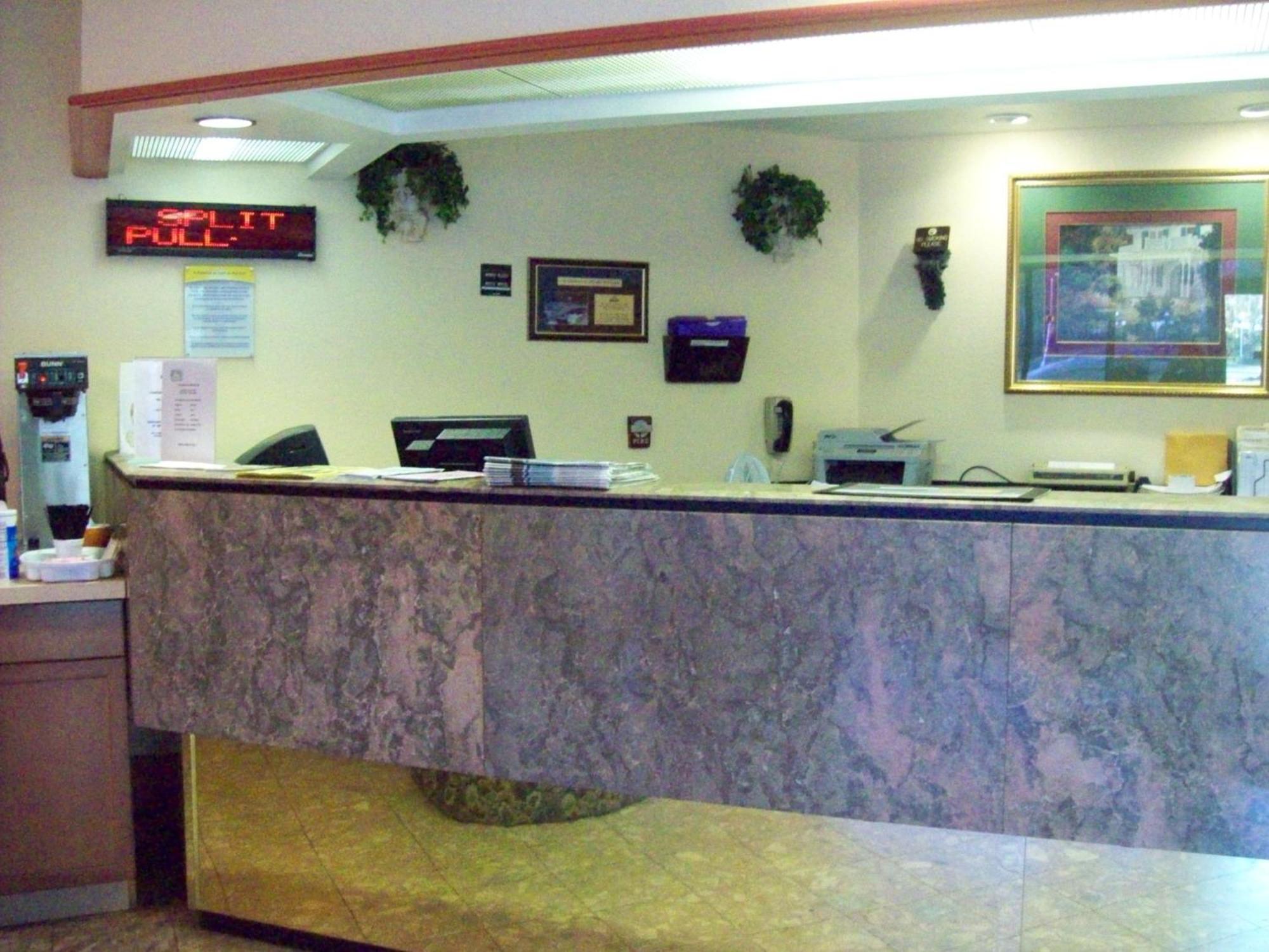 Days Inn By Wyndham Savannah Airport Buitenkant foto